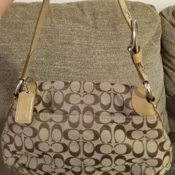 COACH PURSE - Picture 2 of 4